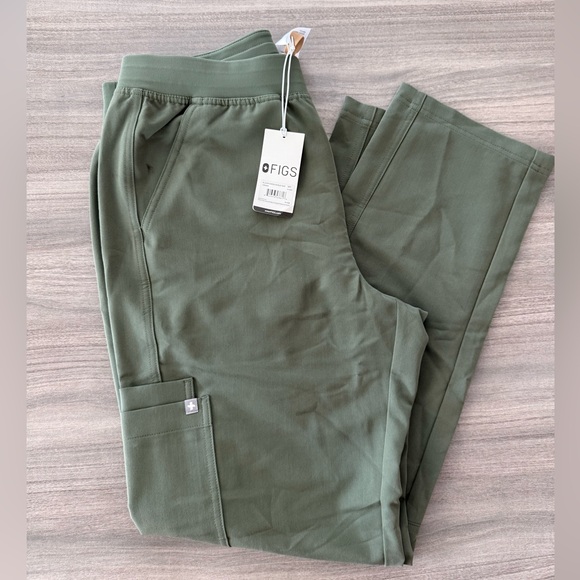 FIGS MEN’S MAXIM CARGO SCRUB PANT MR - Picture 1 of 2